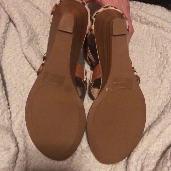 INC low edge t-strap sandal size 6.5 - Picture 5 of 6